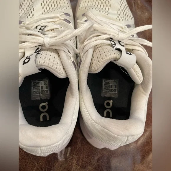 On Cloud OnRunning Cloud Surfer Women Size 9 White Running Gym Workout - Picture 7 of 8